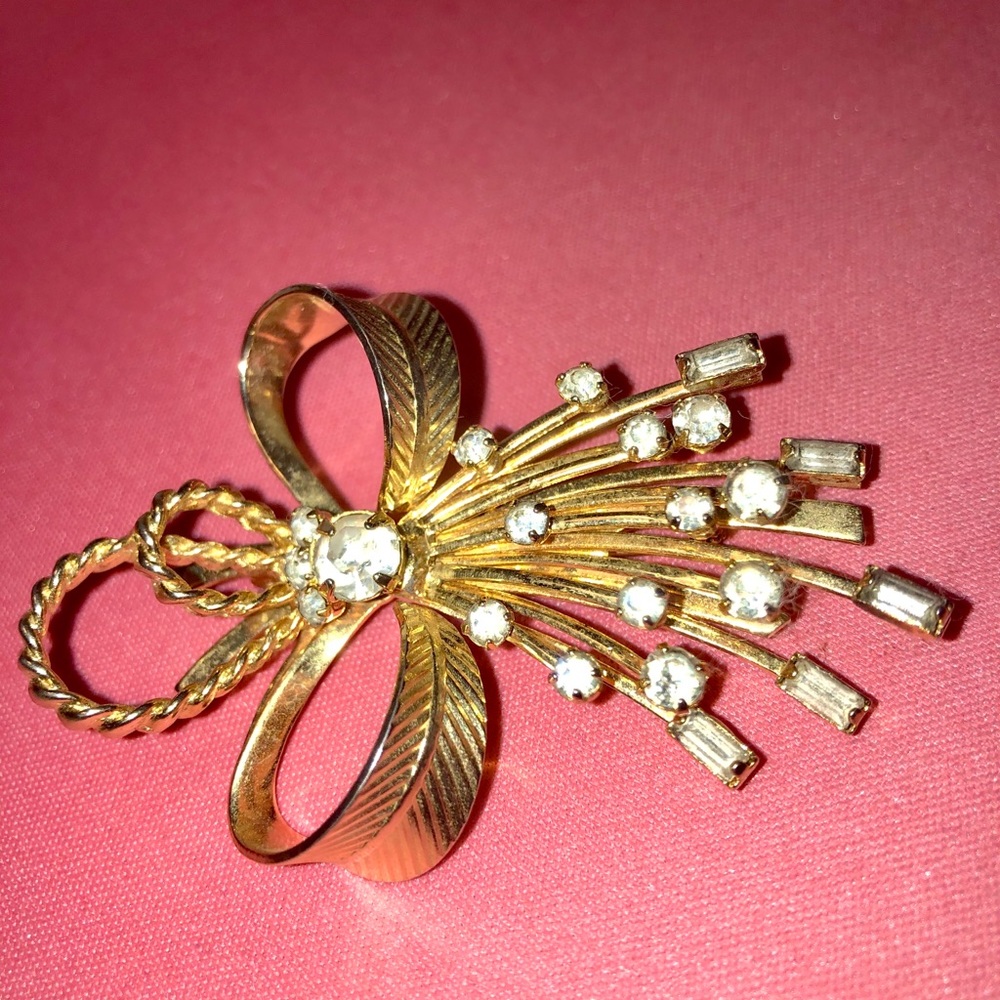 Sarah Cov Pin, Gold Tone, Rhinestone Crystal Bow